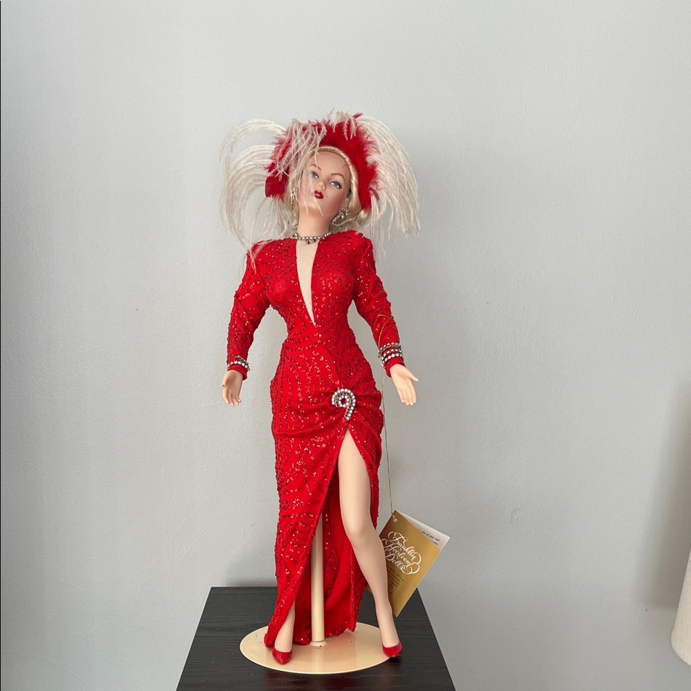 Marilyn Monroe Porcelain Doll